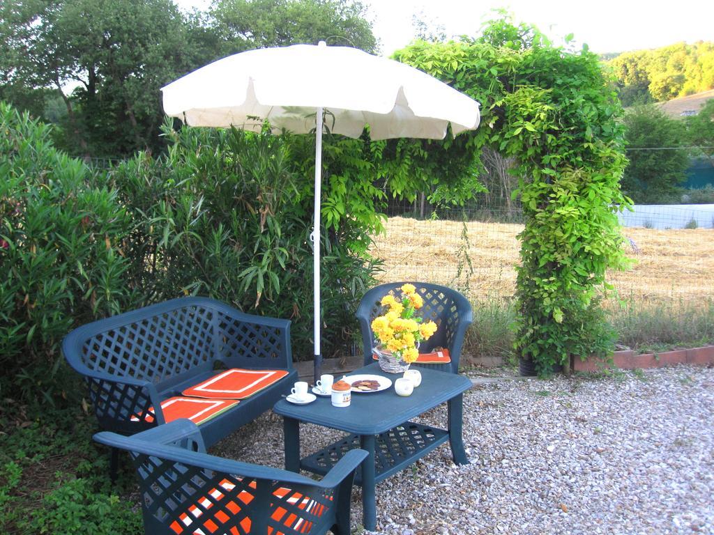 La Pietra Rara B&B Montone  Extérieur photo