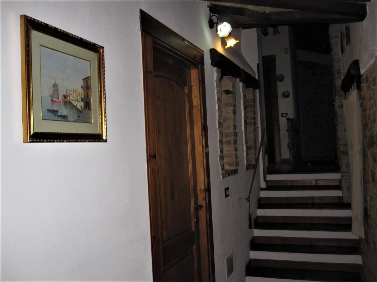 La Pietra Rara B&B Montone  Extérieur photo