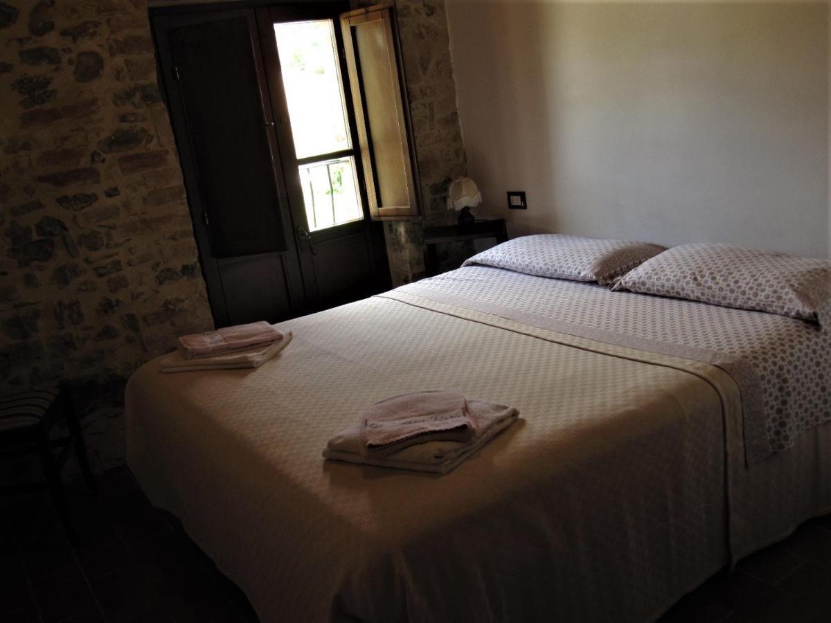 La Pietra Rara B&B Montone  Extérieur photo
